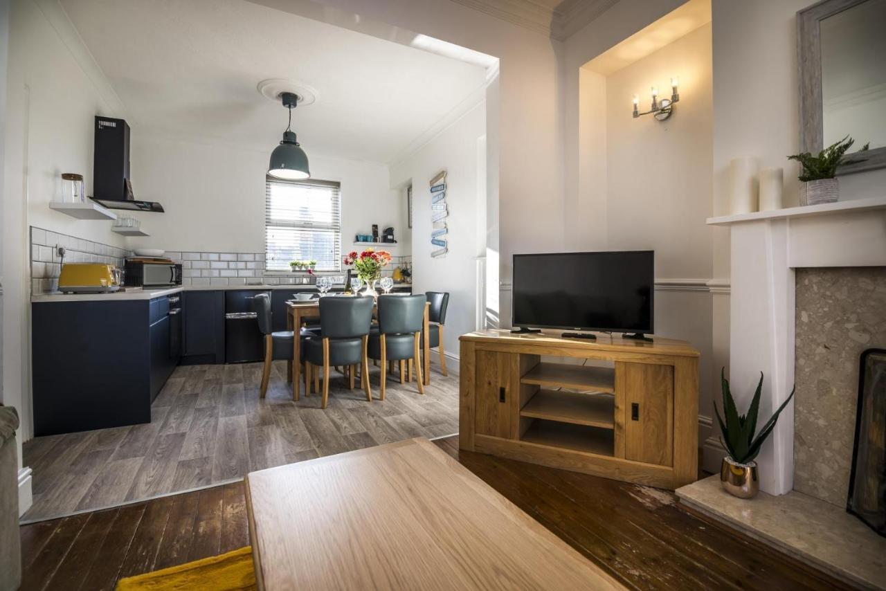 Ivydene - 3 Bedroom Holiday Home - Tenby Exterior foto